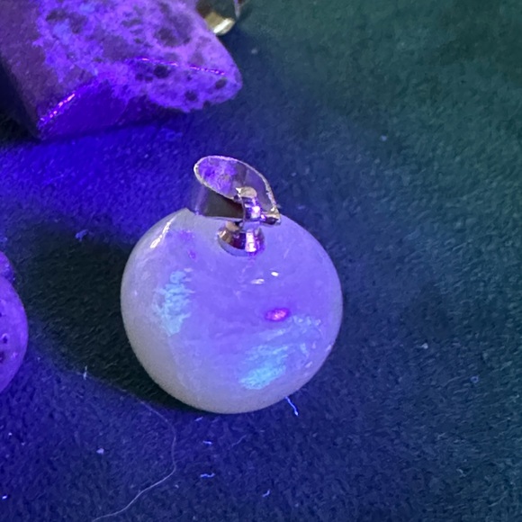 Moss Agate star and heart.  Set of 4 pieces.  Apple has UV reaction.  Natural - Picture 3 of 5